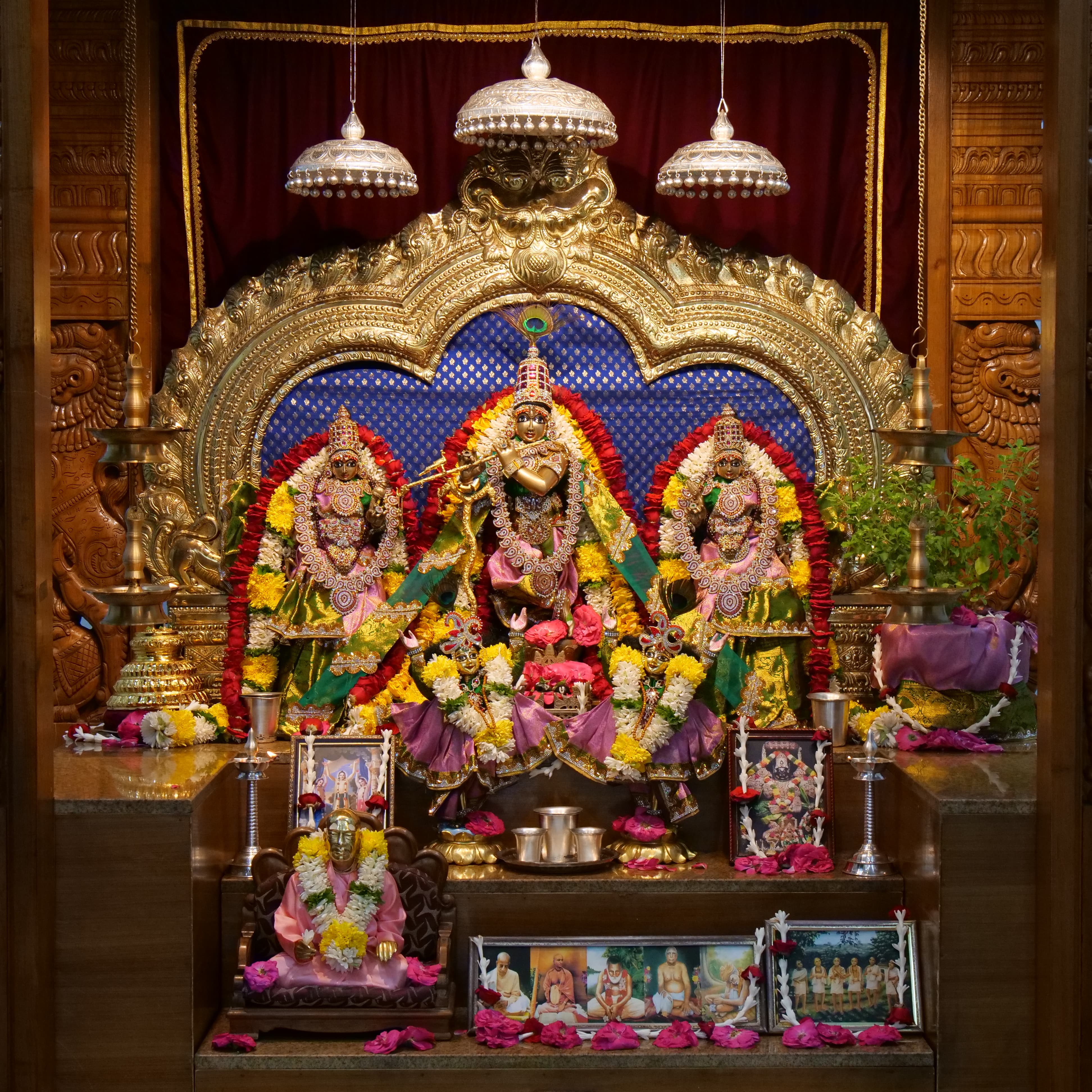 Sunday Retreat altar darshan