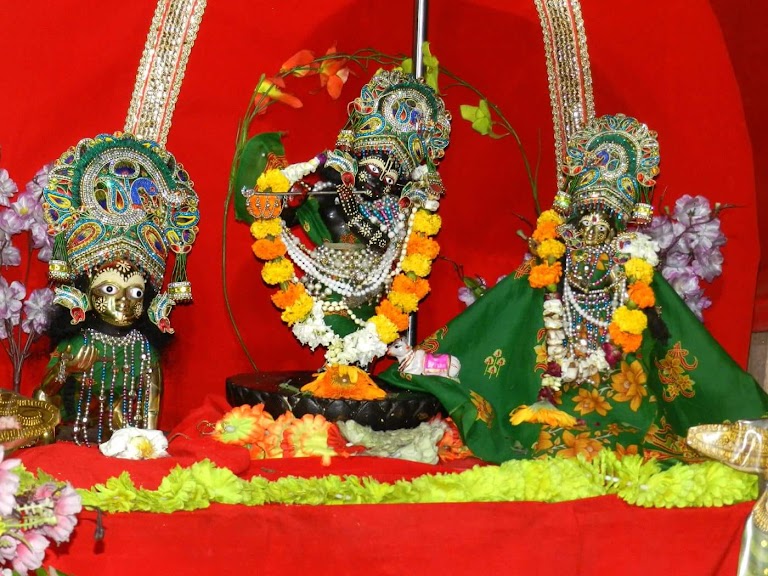 Sri Shyamasundar Deity manifested from the heart of Srimati Radharani