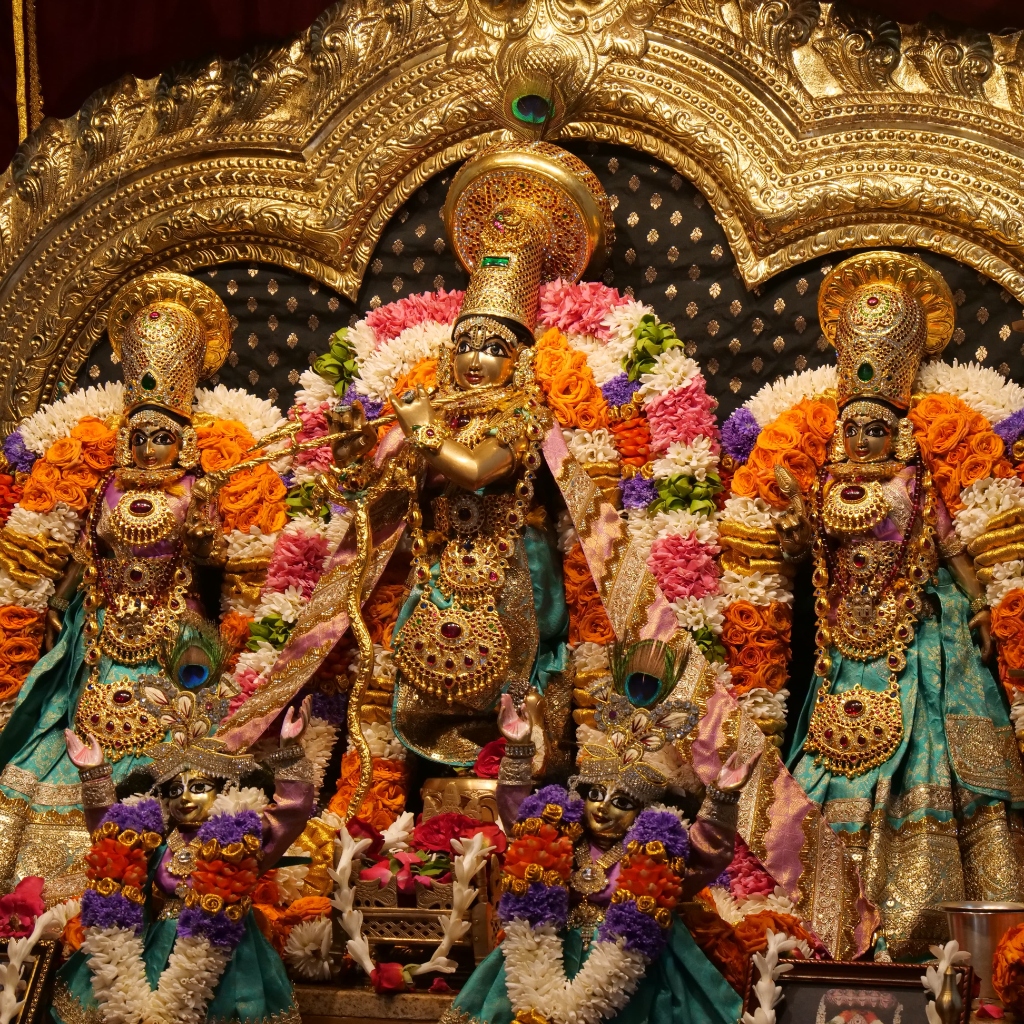 Sri Sri Krishna Rukmini Satyabhama
